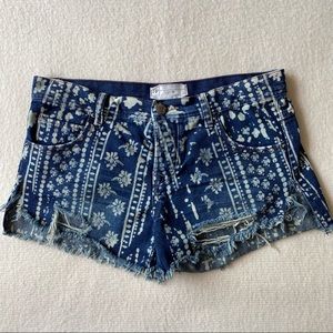 Free People Raw Hem Cut Offs Denim Shorts Size 26